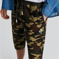 Szorty o kroju jogger - Khaki. Szorty męskie marki Cropp. Za 89.99 zł.