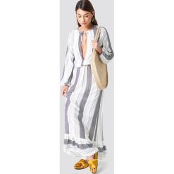Trendyol Plażowa sukienka w paski - White. Sukienki damskie marki Trendyol. Za 121.95 zł.