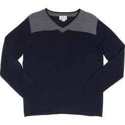 Sweter w kolorze granatowym. Niebieskie swetry dla chłopców Bock cph, bez wzorów, prążkowane, bez kołnierzyka, bez kaptura. W wyprzedaży za 97.95 zł.