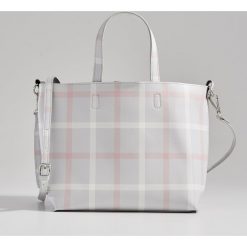 Torebka city bag w kratę - Wielobarwn. Torebki do ręki damskie marki Mohito. Za 89.99 zł.