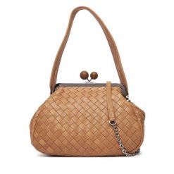 Torebka Weekend Max Mara. Brązowe torebki do ręki damskie Weekend Max Mara, bez wzorów, klasyczne, bez dodatków. Za 2,069.00 zł.
