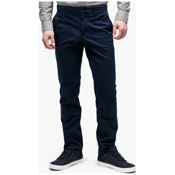 Timberland Spodnie Squam Lake Stretch Twill Straight Chino , granatowy, rozmiar 30/32. Niebieskie spodnie materiałowe męskie Timberland, bez wzorów, z bawełny. Za 399.99 zł.