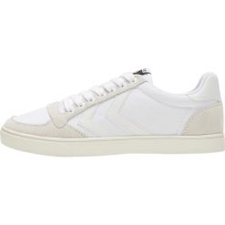 Sneakersy Hummel Slimmer Stadil Tonal. Białe obuwie sportowe damskie Hummel, bez wzorów, trekkingowe. Za 332.50 zł.