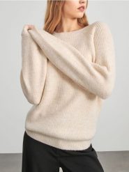 Sweter z miękkiej dzianiny - beżowy. Brązowe swetry damskie Sinsay, l, bez wzorów, z dzianiny, bez kołnierzyka, bez ramiączek, bez kaptura. Za 59.99 zł.