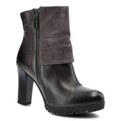 Botki damskie Carinii, skórzane i na obcasie, beżowe, B3105_-157-D55-POL-A26. Szare botki damskie Carinii, z nubiku, eleganckie, bez obcasa, na obcasie, bez zapięcia. Za 229.00 zł.