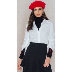 Trendyol Koszula z rękawami ściąganymi sznureczkami - White. Białe koszule damskie marki Trendyol. W wyprzedaży za 36.59 zł.