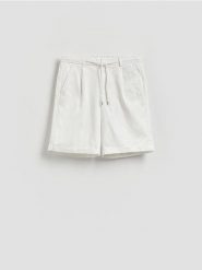 Szorty regular z wiskozą - biały. Białe szorty męskie Reserved, l, bez wzorów, z tkaniny. Za 139.99 zł.