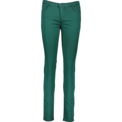 Dżinsy "Powi" - Skinny fit - w kolorze ciemnozielonym. Zielone jeansy damskie NAF NAF, z standardowym stanem. W wyprzedaży za 75.95 zł.