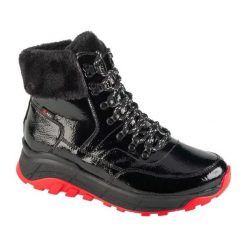 Buty Rieker Booties W0063-01 czarne. Czarne botki damskie na zimę, z gumy, bez obcasa, bez zapięcia. Za 709.94 zł.