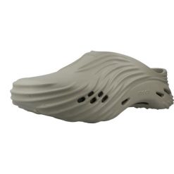 Sandały CROCS 210521C Szary. Szare sandały męskie Crocs, z gumy, bez zapięcia. Za 314.99 zł.