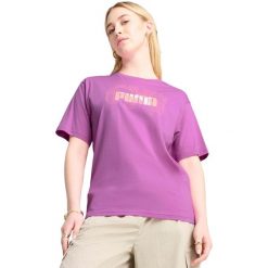 Koszulka Puma Graphics Stacked No. 1 Logo Relaxed Tee, Kobiety. Fioletowe koszulki sportowe damskie Puma, xs, bez wzorów, z bawełny, bez kołnierzyka, bez ramiączek. Za 290.00 zł.