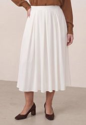 Biała Rozkloszowana Spódnica z Wysokim Stanem Ismotis. Białe spódnice damskie Born2be, l, bez wzorów, z podwyższonym stanem, plus size, midi, dopasowane. Za 89.99 zł.