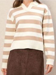 Sweter w paski z kołnierzykiem z wiskozą - wielobarwny. Swetry damskie Sinsay, l, bez wzorów, z wiskozy, bez kołnierzyka, bez ramiączek, bez kaptura. Za 59.99 zł.