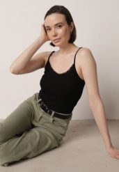 Czarny Bawełniany Top Bieliźniany z Koronką na Regulowanych Ramiączkach Beralisa. Czarne bluzki damskie Born2be, l, bez wzorów, z bawełny, klasyczne, bez kołnierzyka, bez ramiączek. Za 29.99 zł.