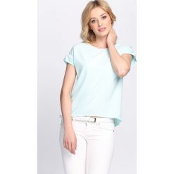 Jasnoniebieska Bluzka Curcuma. Niebieskie t-shirty damskie Born2be. Za 19.99 zł.