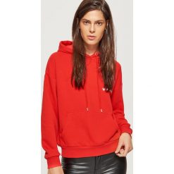 Bluza z kapturem - Czerwony. Bluzy damskie marki Cropp. Za 99.99 zł.