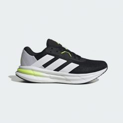 Buty Galaxy 7 Running. Białe buty sportowe męskie Adidas, bez zapięcia, do biegania. Za 239.00 zł.
