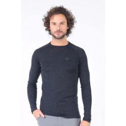 Koszulka termoaktywna męska Woolona Remus z długim rękawem 100% Merino. Niebieskie koszulki sportowe męskie WOOLONA, l, bez wzorów, z wełny, bez kołnierzyka, bez ramiączek, trekkingowe. W wyprzedaży za 306.00 zł.
