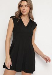 Czarna Rozkloszowana Sukienka o Taliowanym Kroju Ellaira. Czarne sukienki damskie Born2be, na co dzień, m, bez wzorów, eleganckie, bez kołnierzyka, bez ramiączek, mini, rozkloszowane. Za 139.99 zł.
