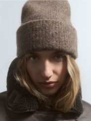 Czapka beanie z alpaką - brązowy. Brązowe czapki i kapelusze damskie Reserved, bez wzorów. W wyprzedaży za 34.99 zł.