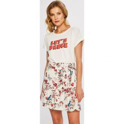 Vero Moda - Top. Topy damskie marki Vero Moda. W wyprzedaży za 29.90 zł.