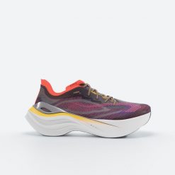 Buty do biegania damskie Kiprun KD900.2. Brązowe obuwie sportowe damskie KIPRUN, bez wzorów, do biegania. Za 499.99 zł.