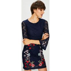 Desigual - Sukienka. Czarne sukienki damskie Desigual, z haftami, z elastanu, casualowe, z okrągłym kołnierzem. Za 499.90 zł.
