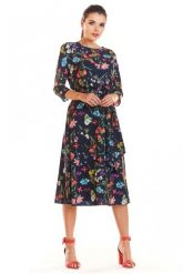 Sukienka w kwiaty z szarfą do przewiązania w pasie granatowa. Sukienki damskie Infinite You, l, bez wzorów, z elastanu, bez kołnierzyka, bez ramiączek. Za 289.00 zł.