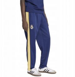 Adidas adidas Real Madryt Originals Track JZ9151. Spodnie sportowe męskie Adidas, m, bez wzorów. Za 233.38 zł.