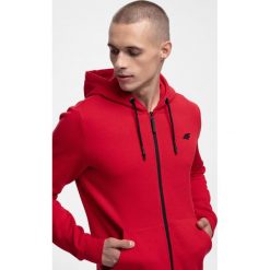 Bluza męska BLM300 - czerwony. Bluzy męskie marki 4f. W wyprzedaży za 99.99 zł.