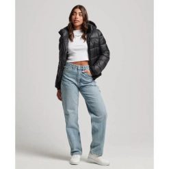 Damska kurtka lotnicza Superdry Sports. Czarne kurtki sportowe damskie Superdry., xs, bez wzorów, z nylonu, bez kaptura. Za 495.60 zł.