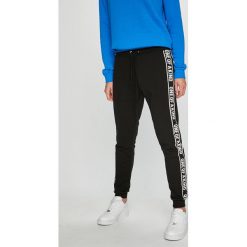 Tally Weijl - Spodnie. Spodnie materiałowe damskie marki TALLY WEIJL. W wyprzedaży za 69.90 zł.