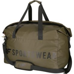 Torba sportowa TPU108 - khaki. Brązowe torby sportowe męskie 4f, bez wzorów, z materiału. W wyprzedaży za 59.99 zł.
