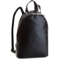 Plecak CALVIN KLEIN - City To Beach Backpack K60K604298 910. Czarne plecaki damskie Calvin Klein, z materiału, klasyczne. Za 549.00 zł.
