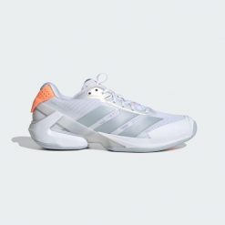 Buty adizero Ubersonic 5 Tennis. Białe obuwie sportowe damskie Adidas, bez wzorów, tenisowe. Za 649.00 zł.