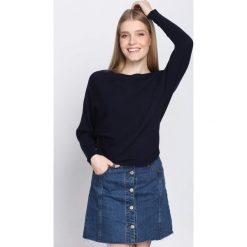 Granatowy Sweter Distant Drums. Niebieskie swetry damskie Born2be, z dzianiny, z okrągłym kołnierzem. Za 79.99 zł.