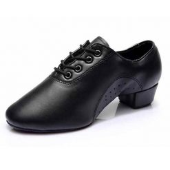 Buty do tańca nowoczesnego Cadiz. Czarne obuwie sportowe damskie BURTAN, bez wzorów, na jogę i pilates. Za 119.00 zł.