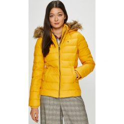 Tommy Jeans - Kurtka. Pomarańczowe kurtki damskie Tommy Jeans, z jeansu. Za 799.90 zł.
