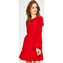 Answear - Sukienka. Czerwone sukienki damskie ANSWEAR, z elastanu, casualowe, z okrągłym kołnierzem. W wyprzedaży za 69.90 zł.