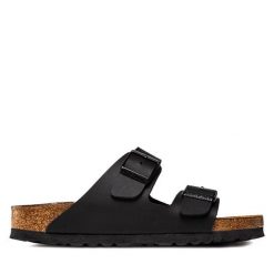 Klapki Birkenstock. Czarne klapki damskie Birkenstock, bez wzorów, bez obcasa. Za 319.99 zł.