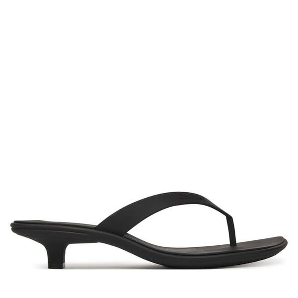 Japonki Calvin Klein. Czarne klapki damskie Calvin Klein, bez wzorów, bez obcasa. Za 323.99 zł.