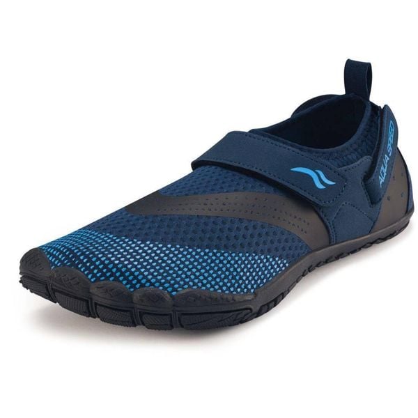 Buty do wody wielofunkcyjne Aqua Speed Agama. Czarne buty sportowe męskie Aqua-Speed, bez zapięcia. Za 107.00 zł.