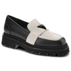 Czarne Półbuty Chebello Eleganckie Wygodne Buty Damskie. Czarne półbuty damskie CheBello, na wiosnę, bez wzorów, ze skóry, eleganckie, bez obcasa, bez zapięcia. Za 289.00 zł.