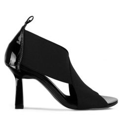 Sandały JENNY. Czarne sandały damskie Jenny, bez wzorów, bez obcasa, na szpilce, bez zapięcia. Za 159.99 zł.