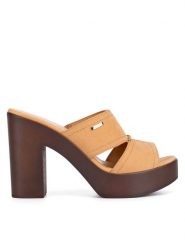 Lasocki Klapki BOLONIA EST-2026-02 Brązowy. Brązowe klapki damskie Lasocki, bez wzorów, ze skóry, bez obcasa. Za 169.99 zł.