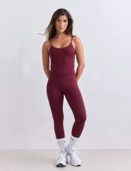 Damskie legginsy z wysokim stanem, squat proof, dla niskich Sense bordowe. Czerwone legginsy sportowe damskie Aim'n, m, bez wzorów, z elastanu, z podwyższonym stanem, długie, na fitness i siłownię. Za 303.00 zł.