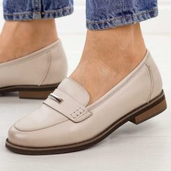 Beżowe skórzane mokasyny damskie Cambell 19381. Brązowe mokasyny damskie Cambell, z jeansu, casualowe. Za 229.00 zł.