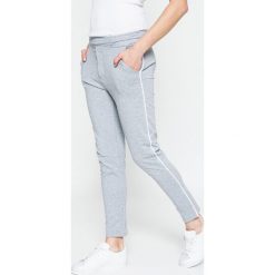 Answear - Spodnie Sporty Fusion. Spodnie materiałowe damskie marki ANSWEAR. W wyprzedaży za 59.90 zł.