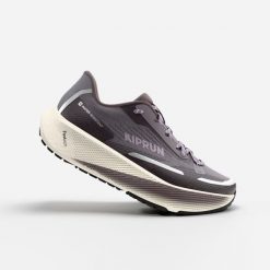 Buty do biegania damskie Kiprun Kipride WR. Brązowe obuwie sportowe damskie KIPRUN, bez wzorów, z materiału, do biegania. Za 579.99 zł.
