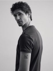 T-shirt slim fit - ciemnoszary. Szare t-shirty męskie Reserved, l, bez wzorów, z bawełny, bez kołnierzyka. Za 69.99 zł.